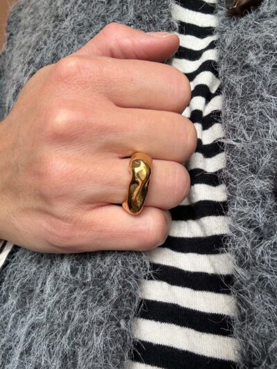 Waves Ring Gold